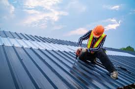 Best Commercial Roofing Services  in Carlyle, IL